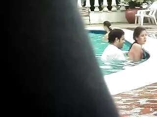 Mẹ lồn đẹp nhật bản đã đi vào một ngày, nhưng con trai bà đã không cho cô ta đi và fucked